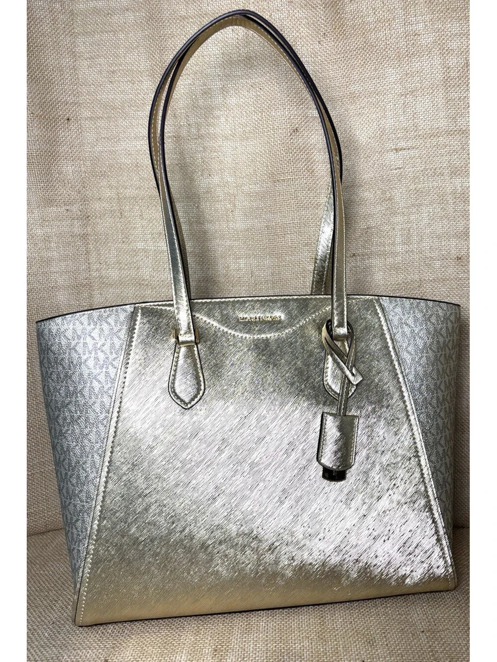 NWT Michael Kors Taryn Large Metallic Tote Pale Gold Signature Side Pannels